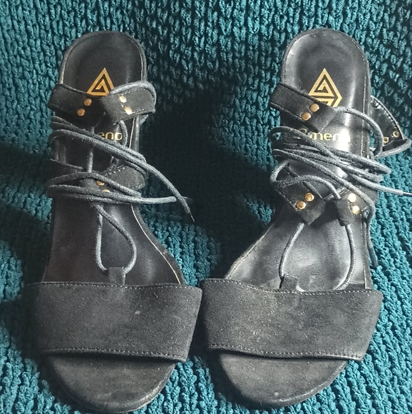 Chic Black Lace-Up Sandals - Picture 1 of 4